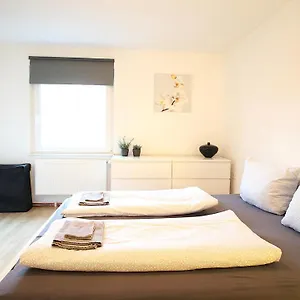 Charming & Cozy Retreat For 2 - Near Ringpark Apartment Würzburg